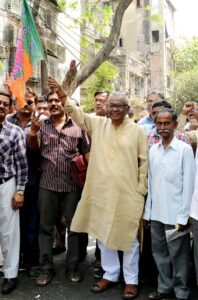 “तपन सिकदर: बंगाल में कमल की जड़ों को सींचने