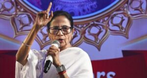 JU छात्रों पर टिप्पणी को लेकर ममता का पलटवार