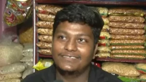 मोदी को झालमुड़ी खिलाने वाला दुकानदार बना निशाना