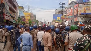 पटना में NEET विरोध प्रदर्शन के दौरान पत्रकार से