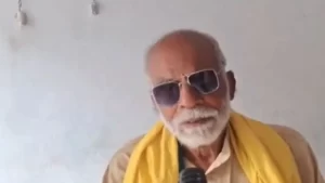 ₹1100 निकालने पहुंचे बुजुर्ग, खाते
