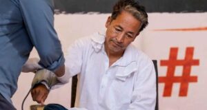 भूख हड़ताल पर बैठे सोनम वांगचुक की बिगड़ी हालत