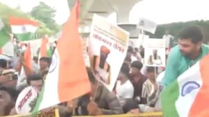 पटना में पीएचडी धारकों का लोकभवन मार्च