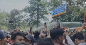 रांची में छात्रों का शक्ति प्रदर्शन: बैरिकेडिंग तोड़ आगे