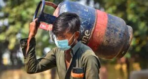 कमर्शियल LPG सस्ता, घरेलू सिलेंडर के दाम स्थिर