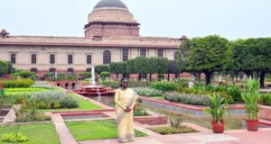 राष्ट्रपति मुर्मू ने किया अमृत उद्यान के समर एन्‍युअल्स