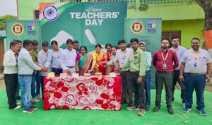 शिक्षक दिवस पर एस आर शिक्षा सम्राट स्कूल