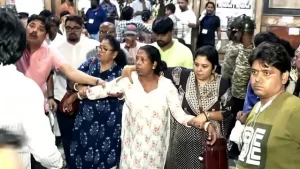 पंडाल में भीषण भगदड़, 19 की मौत; 25 घायल