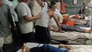 गंगा की धारा में डूबी बच्चों से भरी नाव, 11 की मौत